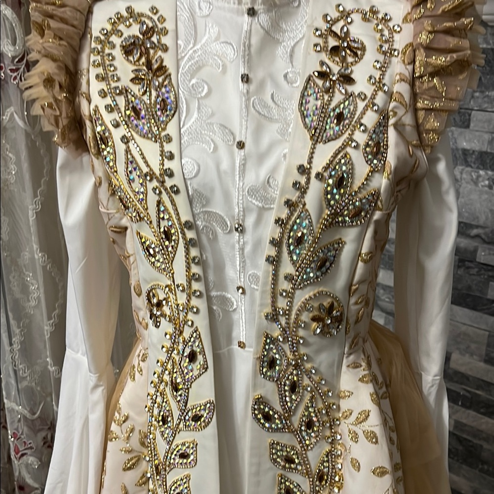 Turkish Maxi vest and Dress with Gold Embellishments comes with hats - Picture 5 of 10